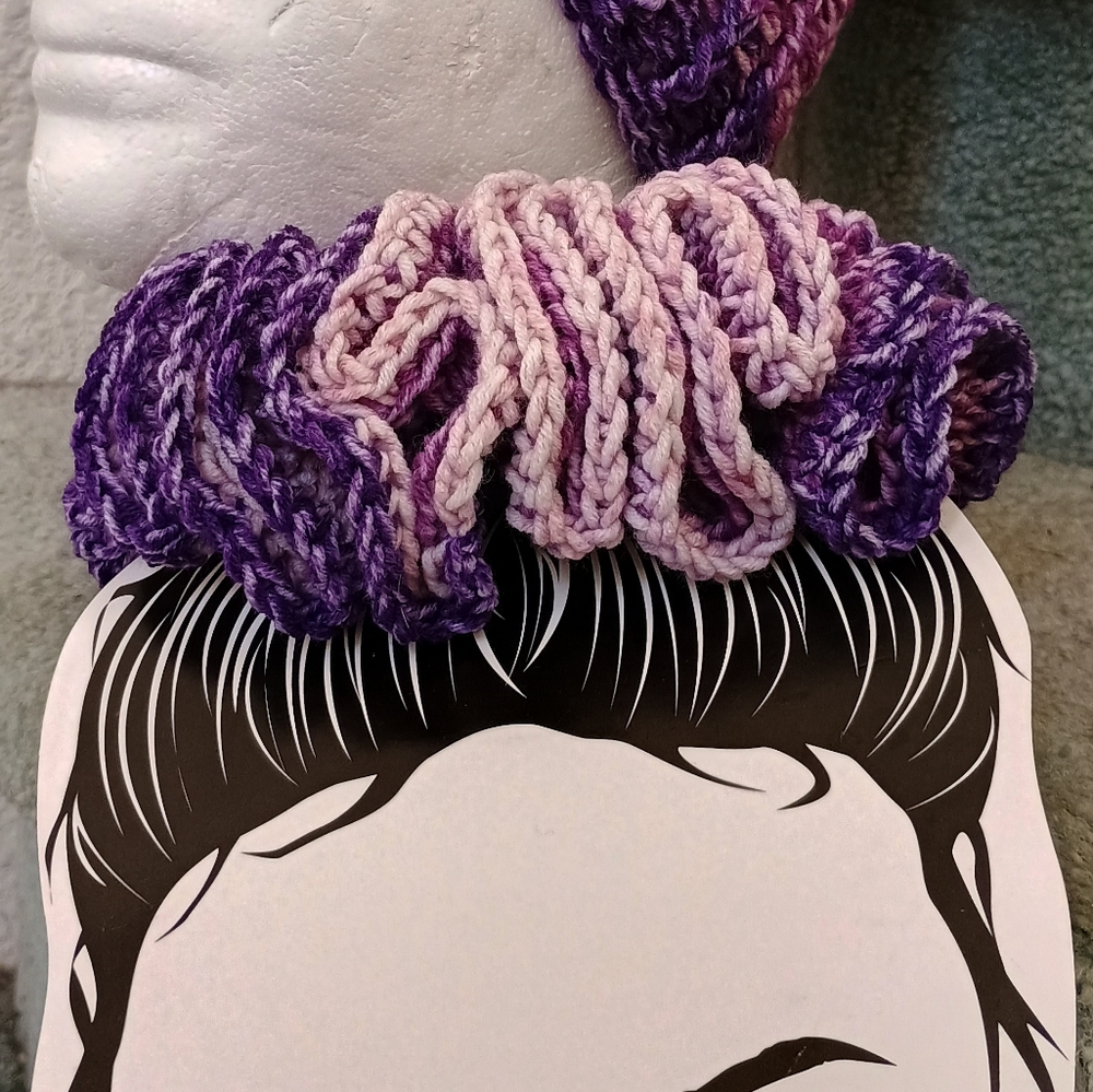 Scrunchie - Picture 13 of 16